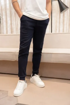 Pantalon chino classique uni