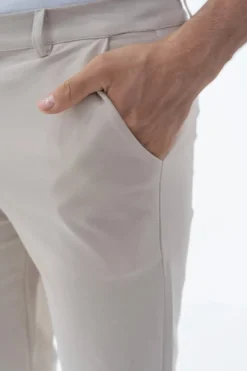 Pantalon chino classique uni
