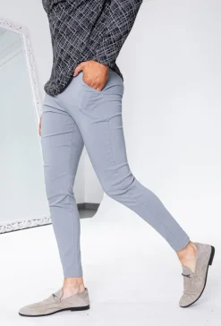Pantalon chino tendance uni