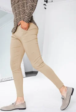 Pantalon chino tendance uni