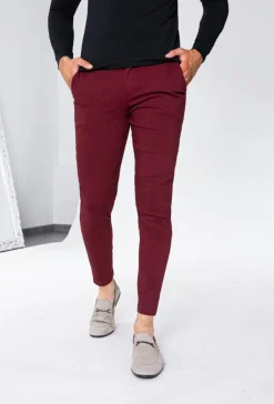 Pantalon chino tendance uni