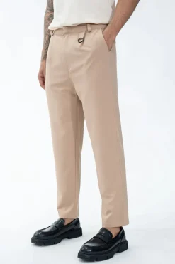 Pantalon élégant à coupe ajustée