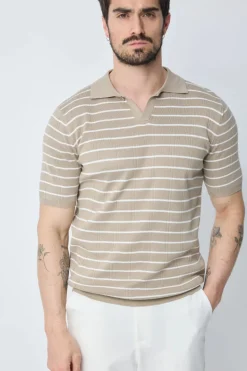 Polo col v