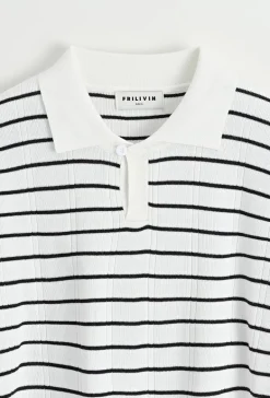 Polo col v