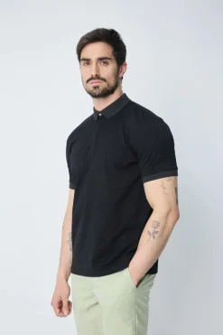 Polos unis