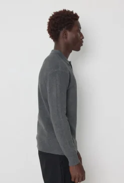 Pull en maille col à revers avec deux boutons