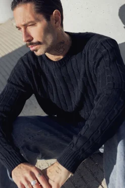 Pull tréssé avec col rond
