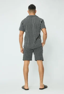 Short à rayures
