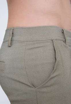 Short chino