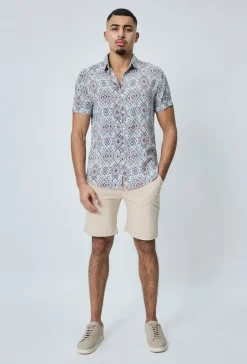 Short chino uni léger stretch et très confortable