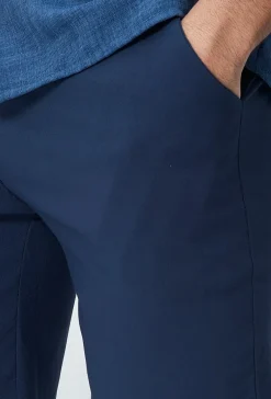 Short chino uni léger stretch et très confortable