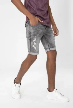 Short jean déchiré