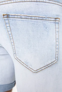 Short jean déchiré