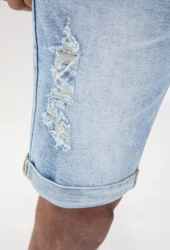 Short jean déchiré