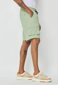 Short uni avec taille élastique