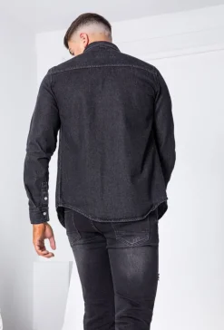 Surchemise jean cintrée à col classique avec finition usée