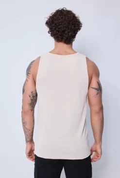 T-shirt débardeur côtelé slim qui épouse la silouette et met le coprs en valeur