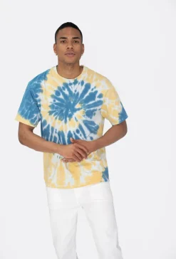 T-shirt tie and die