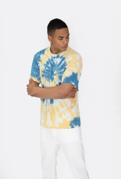 T-shirt tie and die
