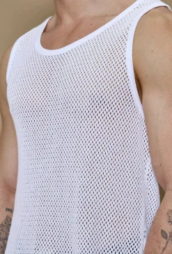 T-shirt uni sans manches trouée courtes