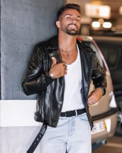 Veste avec ceinture
