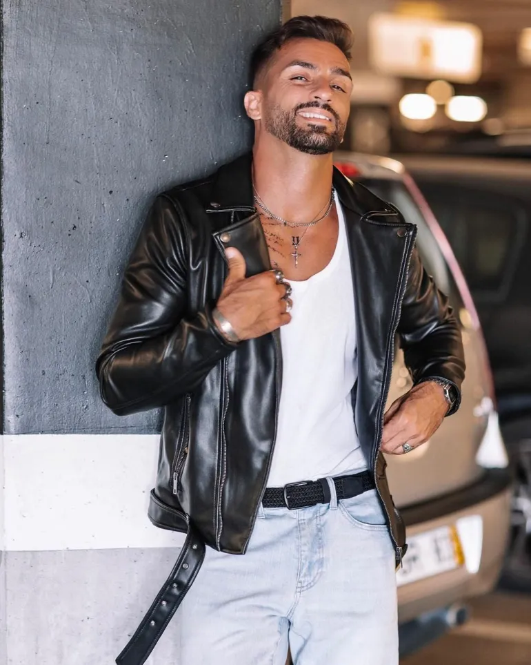 Veste avec ceinture