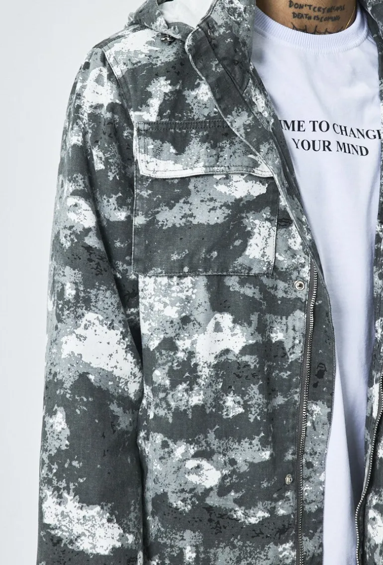 Veste coupe-vent camouflage à capuche