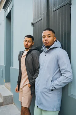 Veste imperméable à capuche