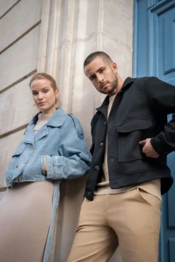 Veste uni texturé avec grandes poches à rabat